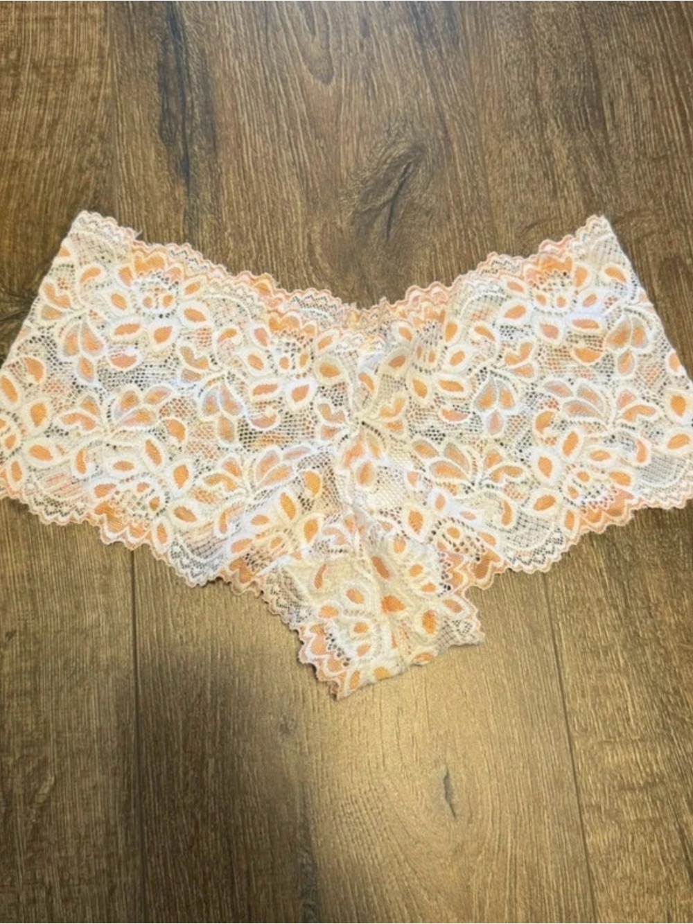 NWT Frederick's of Hollywood Lace Cheeky Panty in White / Sherbet Size Small